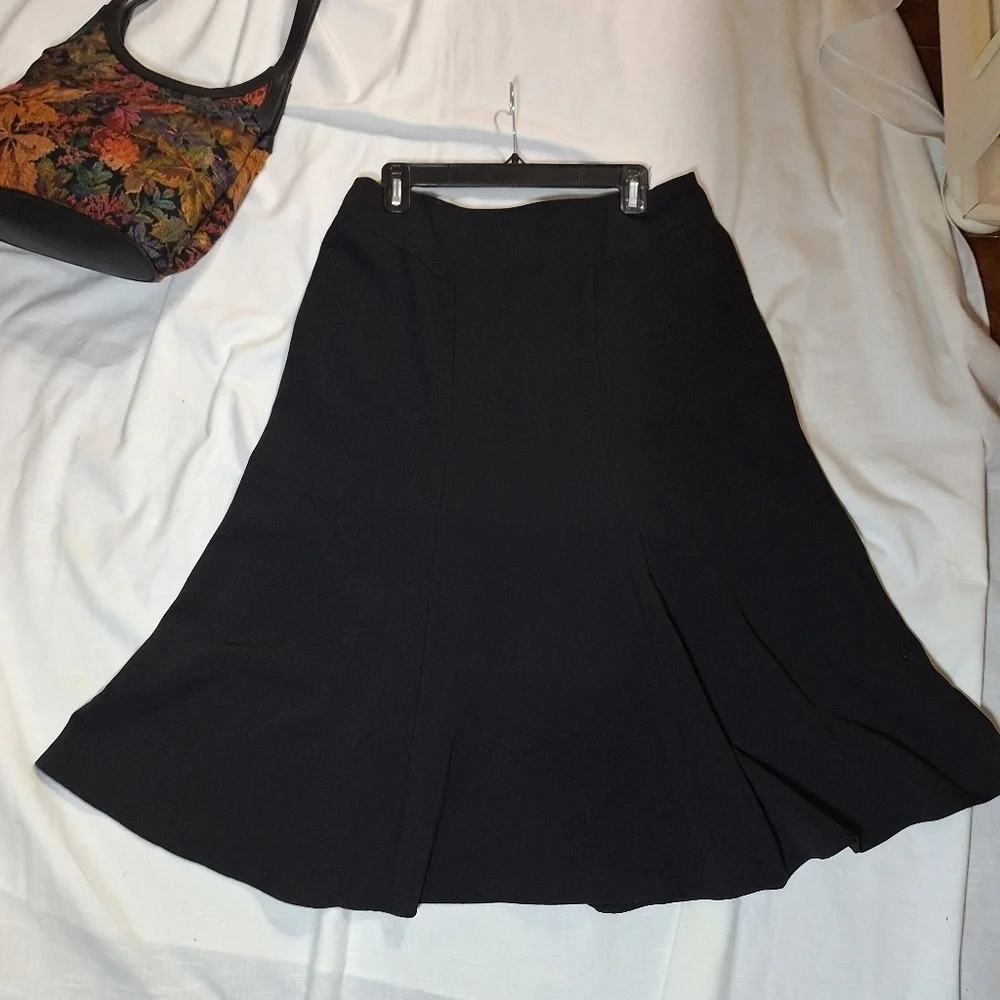 Briggs New York black skirt